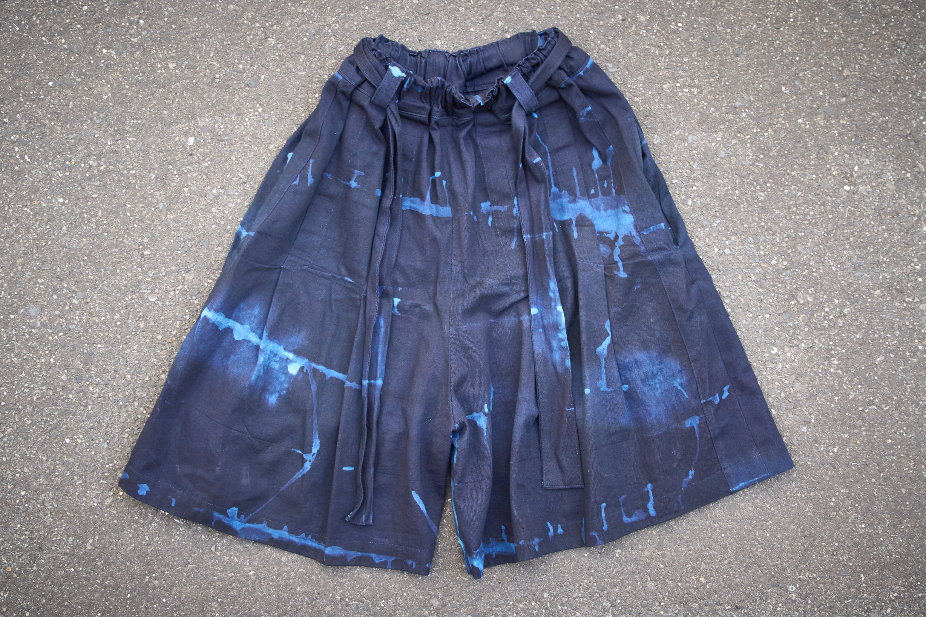 INDIGO BLEACHED HAKAMA SHORTS