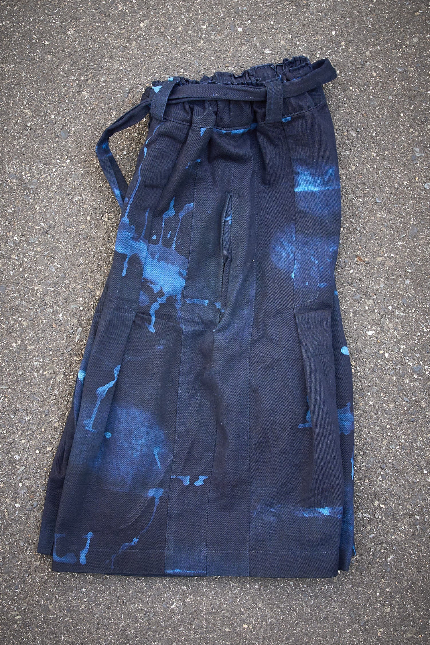 INDIGO BLEACHED HAKAMA SHORTS