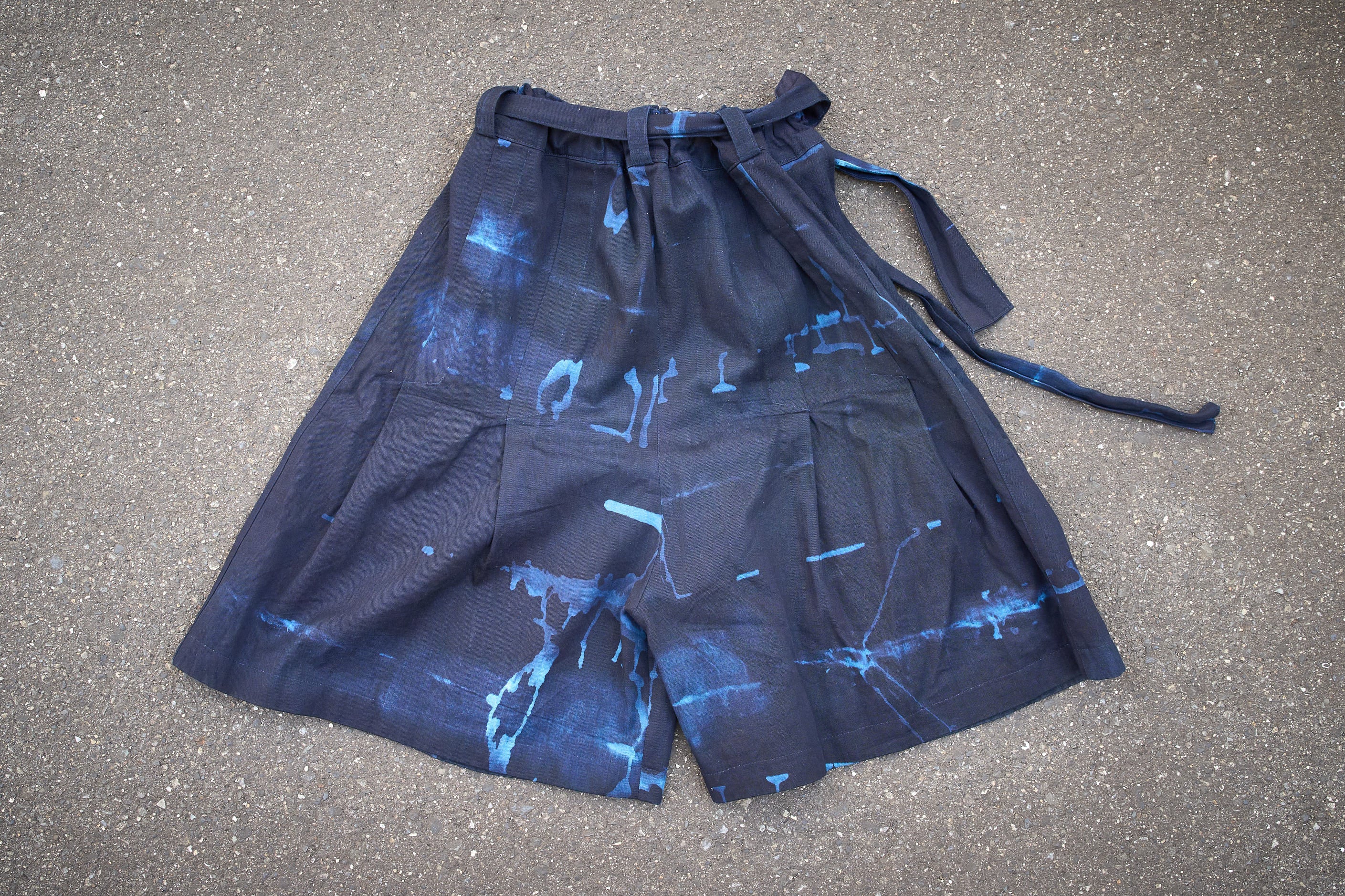 INDIGO BLEACHED HAKAMA SHORTS