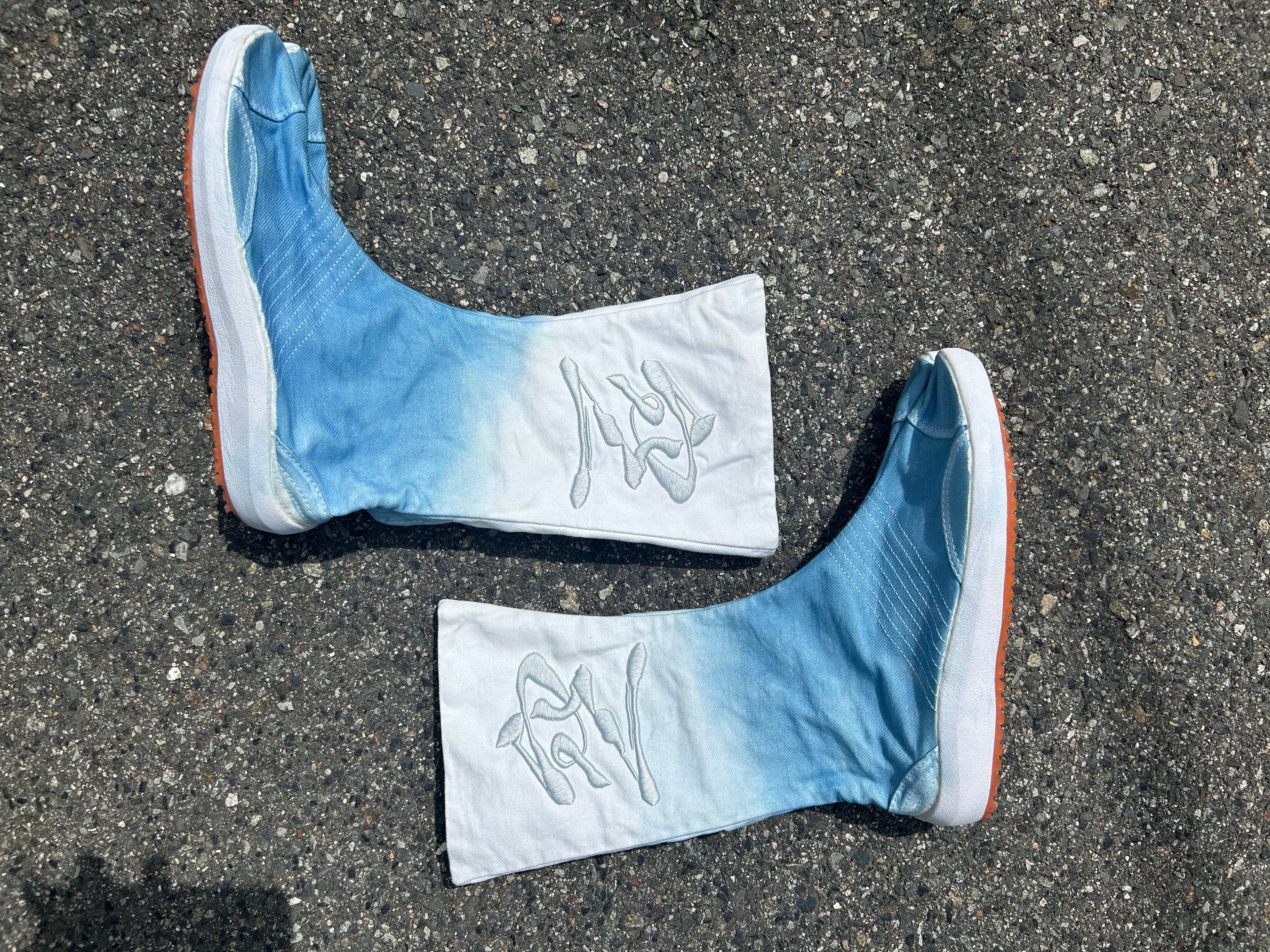 WHITE HIGH TOP "KU" (空) TABI